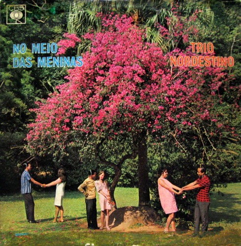 trio-nordestino-1970-no-meio-das-meninas-capa