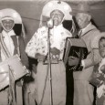*Foto enviada pelo Vevé. “Ela é mais interessante pois registra um momento histórico que é o Luiz Gonzaga tocando ao lado de Januário em um outro local fora da sua...