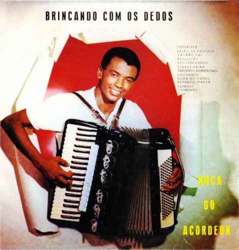 naca-do-acordeon_brincando-com-os-dedos_frente