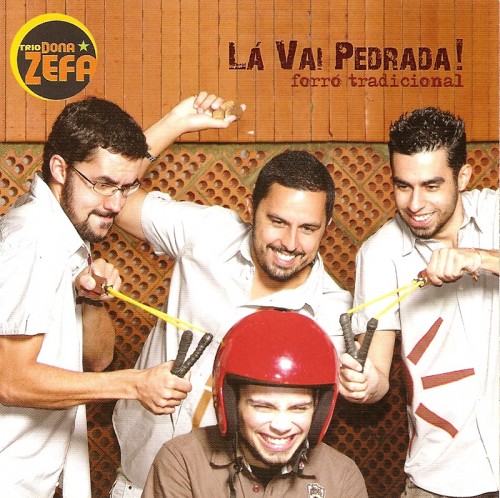 trio-dona-zefa-2009-la-vai-pedrada-capa