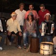 Zeca Preto, Beto Hortis, Ivan Ferraz, Nádia Maia, Dominguinhos, Genaro *Foto enviada pelo Jairo Melo Sentados – Zeca Preto, Beto Hortis, Ivan Ferraz, Nádia Maia, Dominguinhos, Genaro