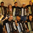 *Foto enviada pela Rosimar Cunha. Da esquerda para a direita: Pinto do Acordeon; Marinês; Flávio José; Mestre José Domingos de Morais, Mestre Rodolfo (CE); Embaixo: Rilávia (esposa de Ajalmar Maia);...